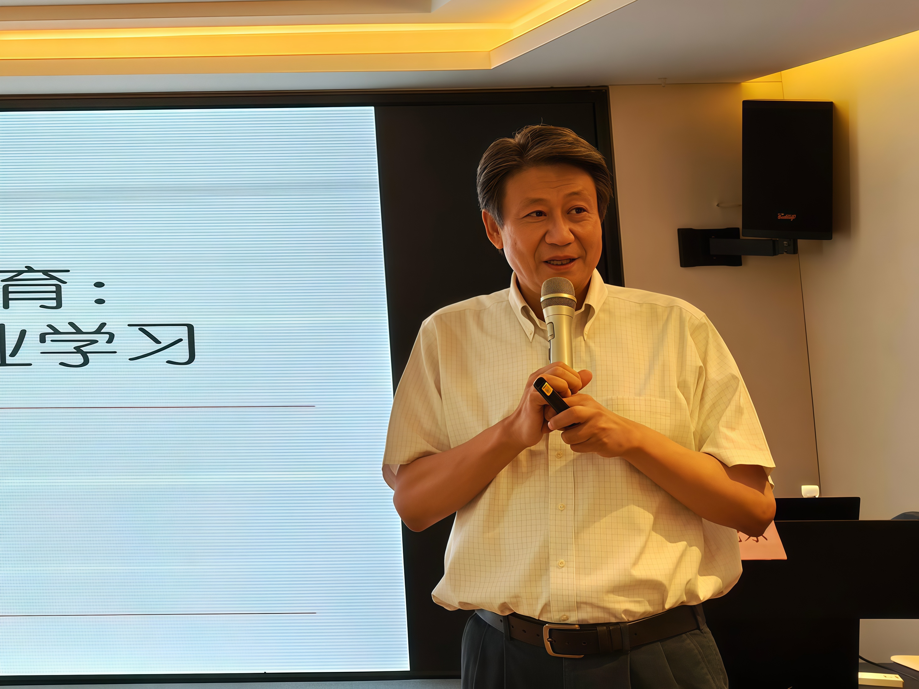8.徐晓东.jpg